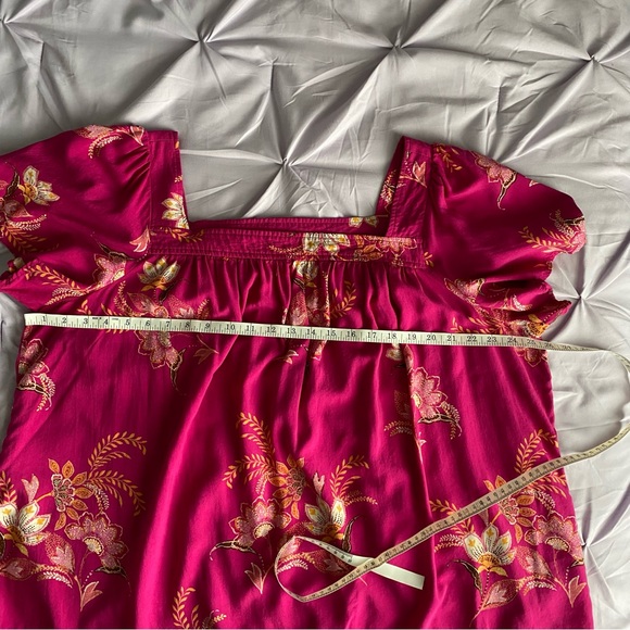 Torrid Challis Flutter Sleeve Top Size 3 (3X/22-24) Mindful Paisley Fuschia Red - Picture 8 of 9